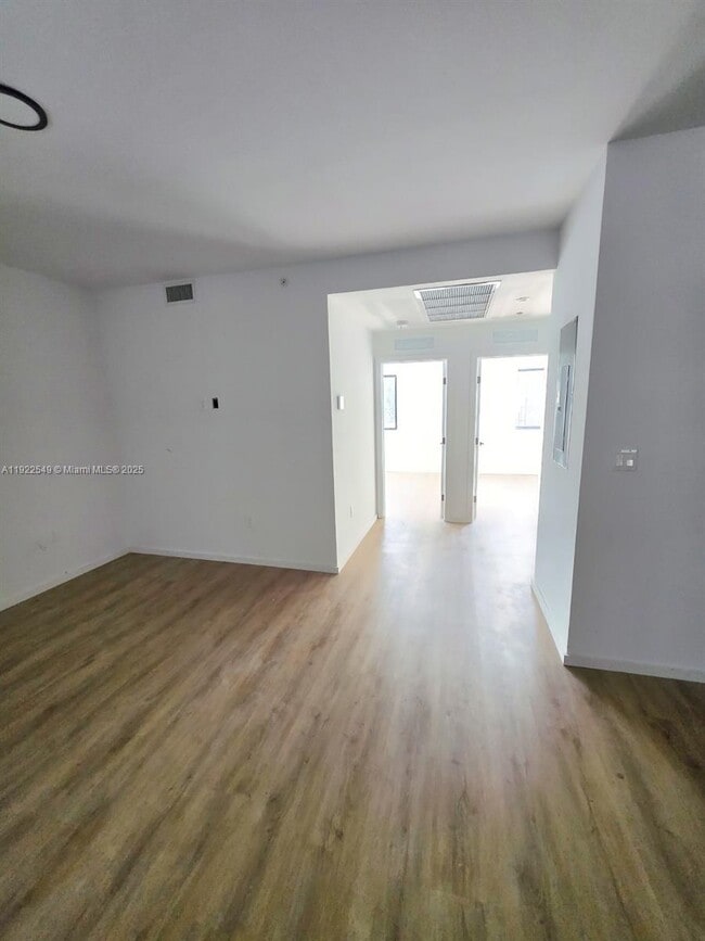 Building Photo - 753 NW 30th St