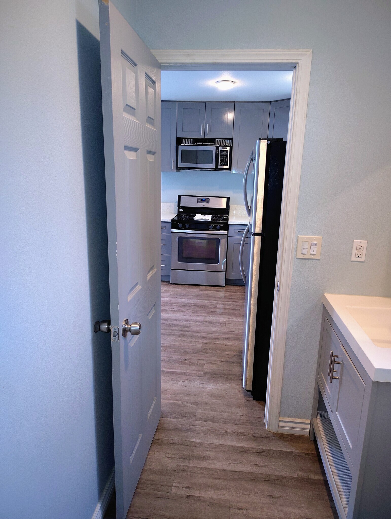 Building Photo - 3530 Las Tunas Pl