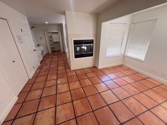 Building Photo - 5339 W Sweet Ct