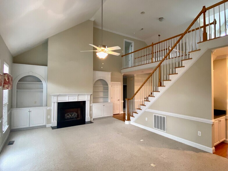 Building Photo - 4903 Pebble Beach Cir N