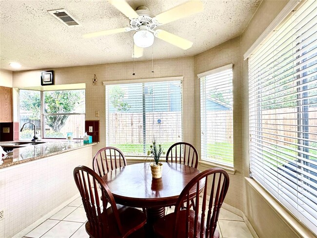 Building Photo - 7818 Chinon Cir