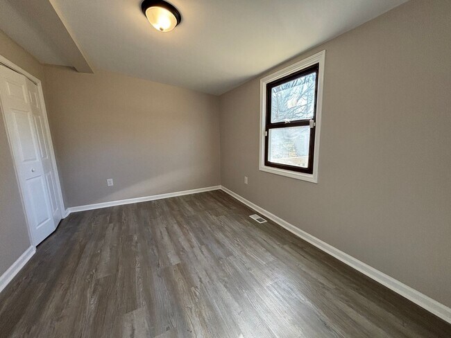 Building Photo - Beautifully Renovated 3BR / 2BA Bungalow in Gastonia