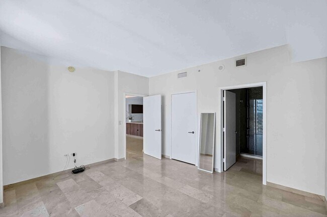 Building Photo - 88 SW 7th St