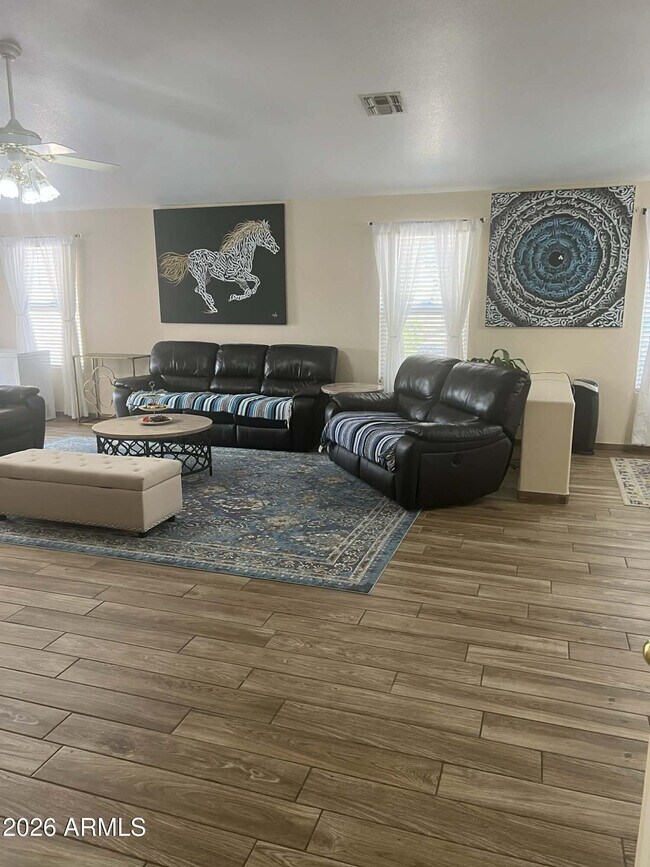 Building Photo - 6806 N 77th Dr