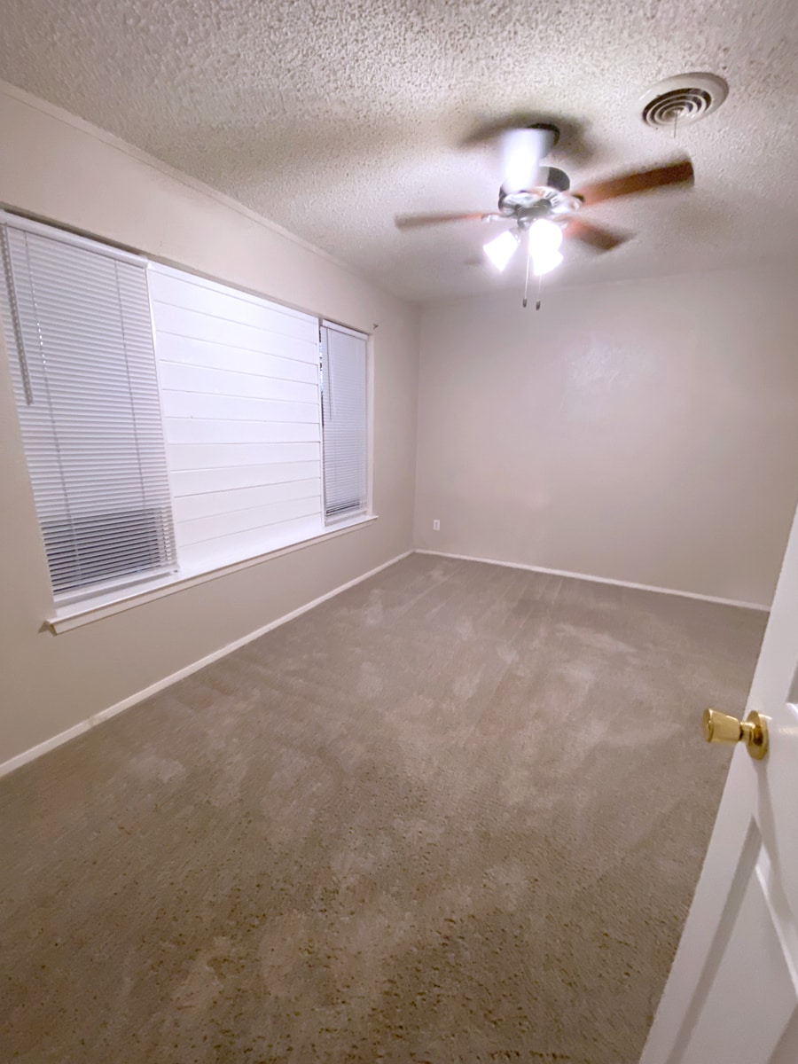 Bedroom - 703 Lee St