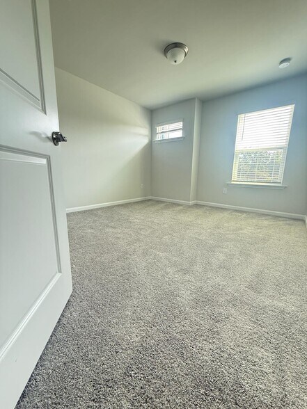 Building Photo - 794 Larkspur Bowl Way
