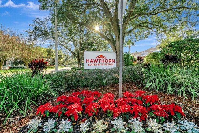 Building Photo - 8303 Palm Pkwy