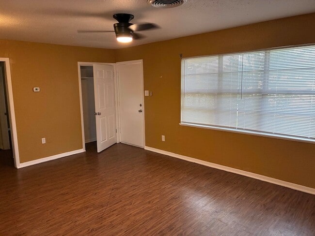 Building Photo - 1112 Northwood Dr