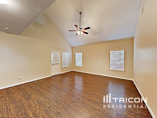 Building Photo - 21439 Palma Grove Way