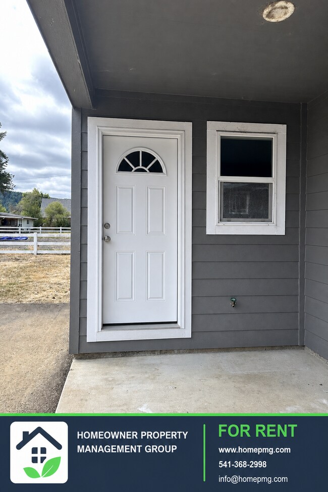 Building Photo - 1284 44th Ave