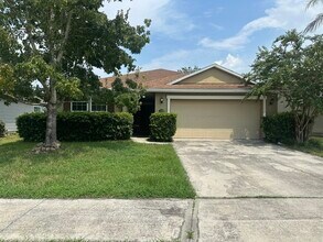 Building Photo - Spacious 4 Bedroom Home With Washer And Dryer Included
