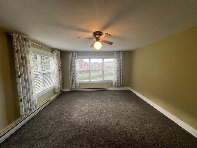 Building Photo - Beautiful views of Mt. Hood!