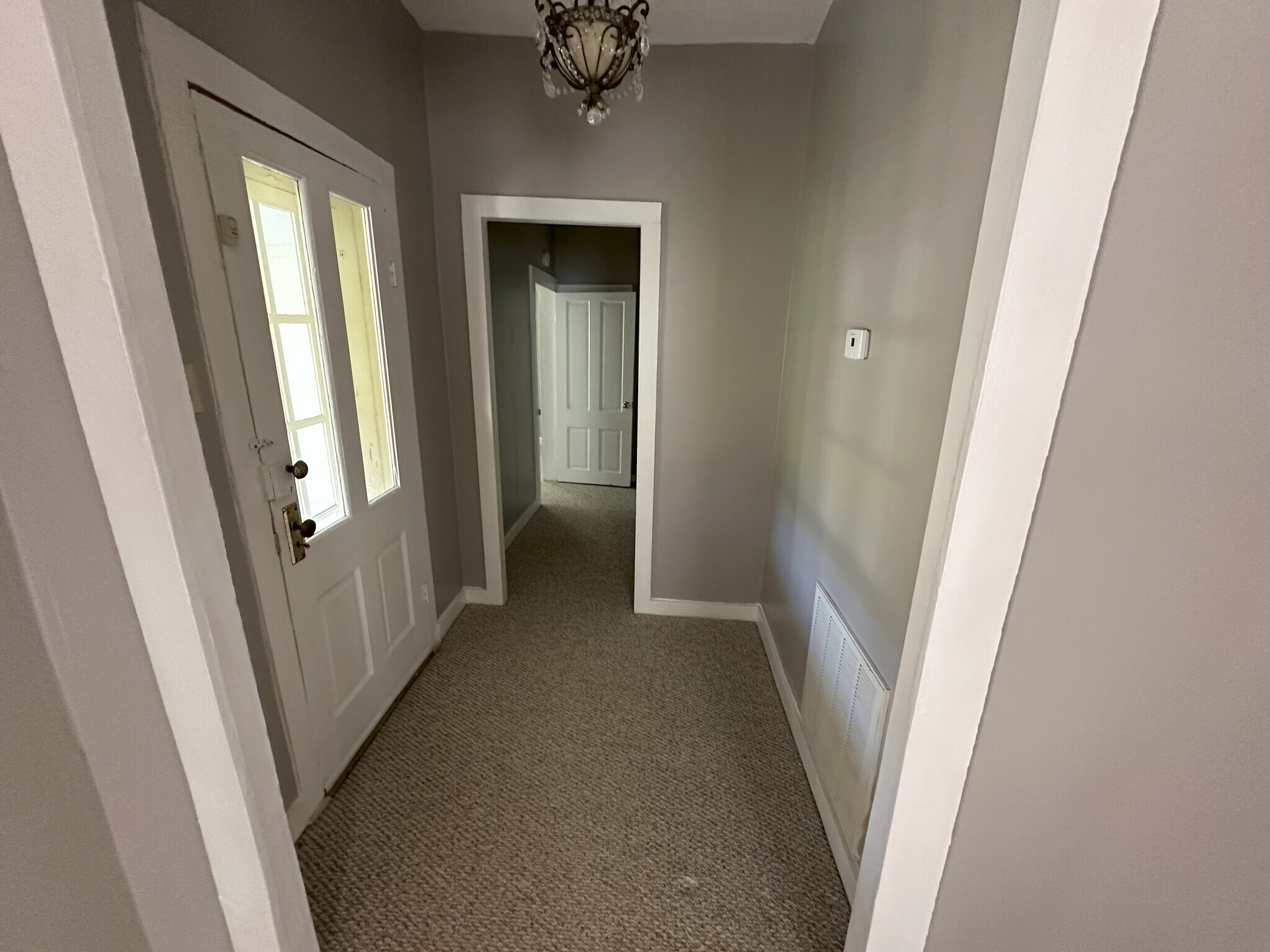 Front hall - 11414 Goose Creek Rd