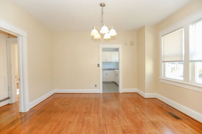 Building Photo - 3701 Amherst St