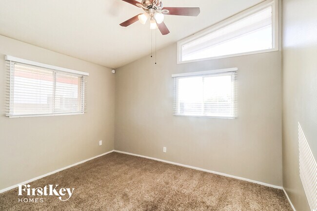 Building Photo - 3320 S Margo Dr