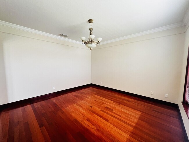 Building Photo - 2831 Paige Dr