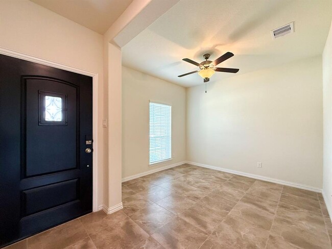 Building Photo - 20206 Heather Haven Dr