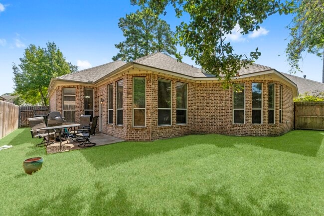 Building Photo - 16131 Woodbend Trail Dr