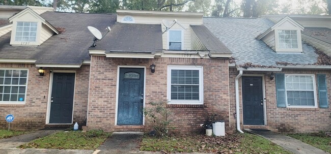 Primary Photo - 1795 Falconcrest St