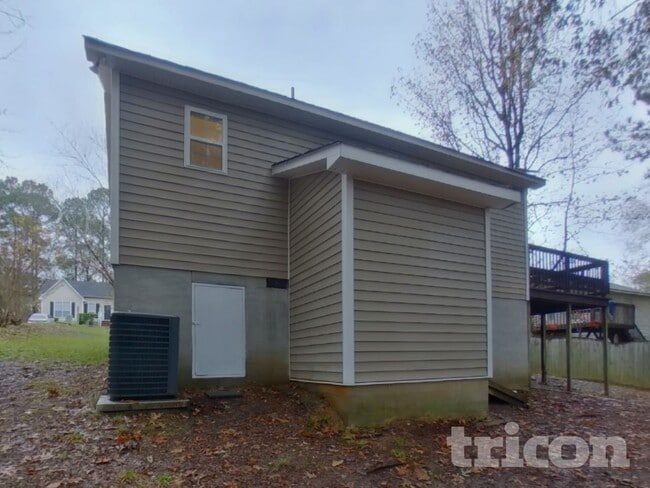 Building Photo - 120 Stockland Rd