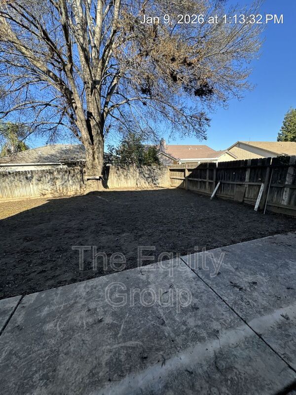 Building Photo - 816 W Loyola Ave