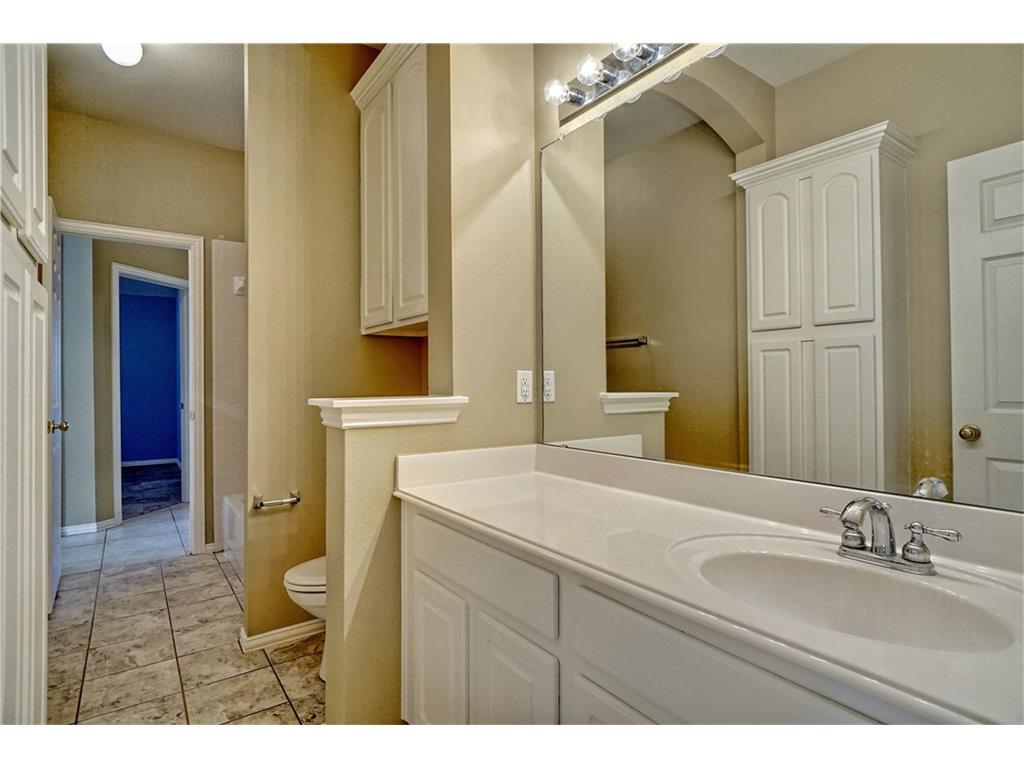 2nd bathroom - 11509 Crystal Falls Drive