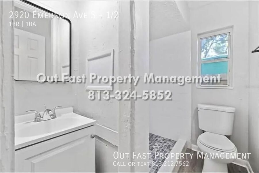 Building Photo - 2920 Emerson Ave S