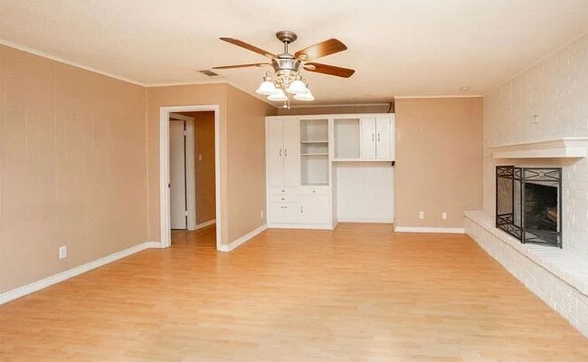 Building Photo - 1203 Blueridge Pky