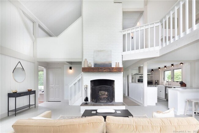 Building Photo - 31 Barberry Hill Rd