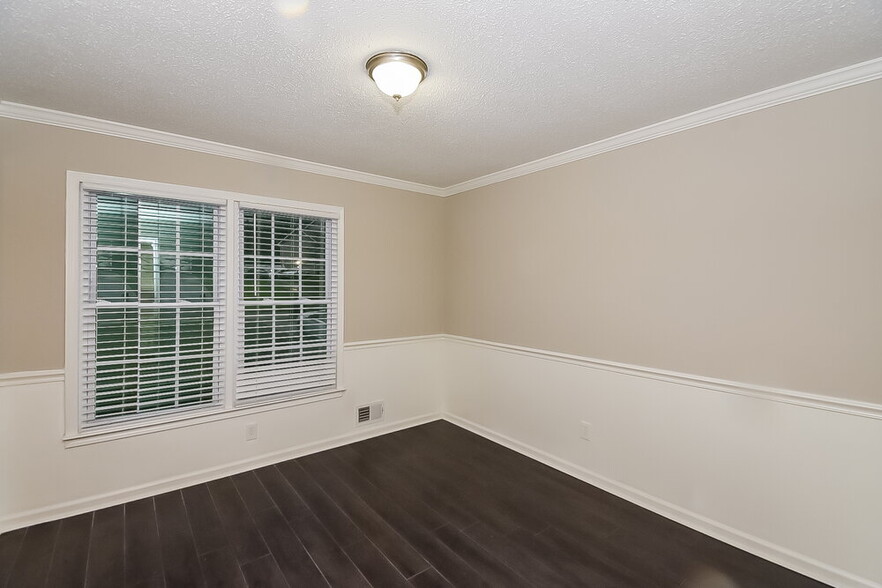 Building Photo - 2466 Zachary Woods Dr NW