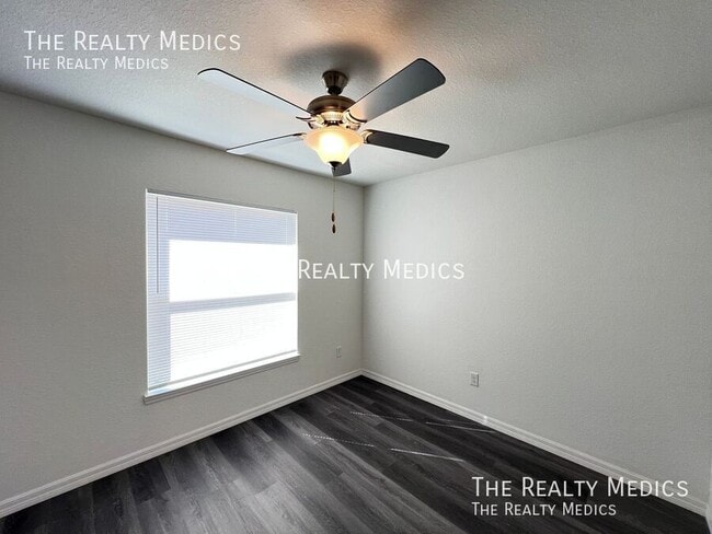 Building Photo - 297 Malauka Loop