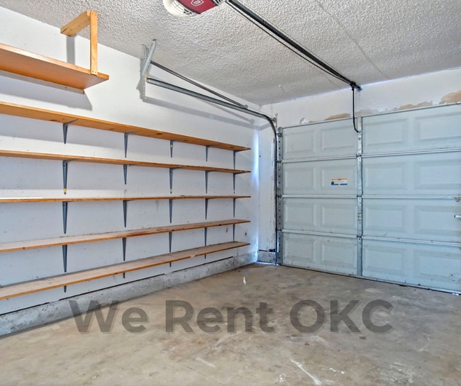 Building Photo - 7500 NW 113th Pl