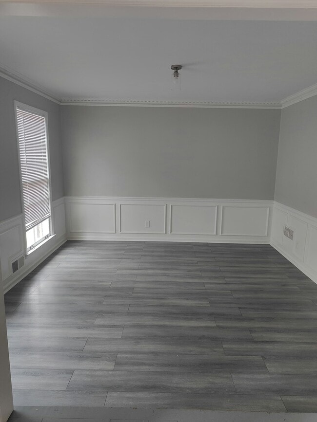 Building Photo - 275 Devilla Trce