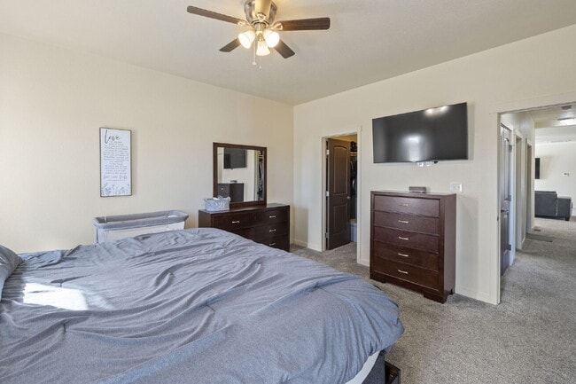 Building Photo - Spacious 3-Bed, 2-Bath Modern Home on 1.16...