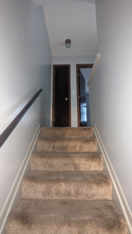 Building Photo - 677 Alta View Ct