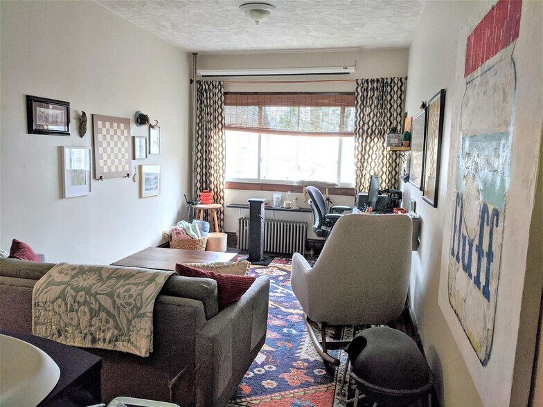 Building Photo - 106 Summer St