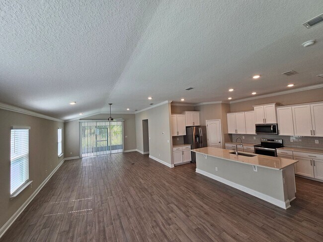 Building Photo - Sawmill Branch 4 Bedroom 2 Bath 3 Car Garage Home