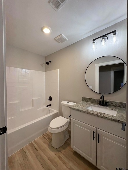 Building Photo - 492 Post Oak Dr