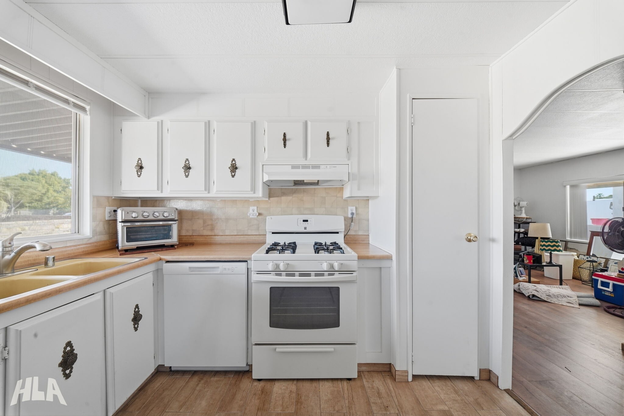 Building Photo - 10584 E Amber Dr