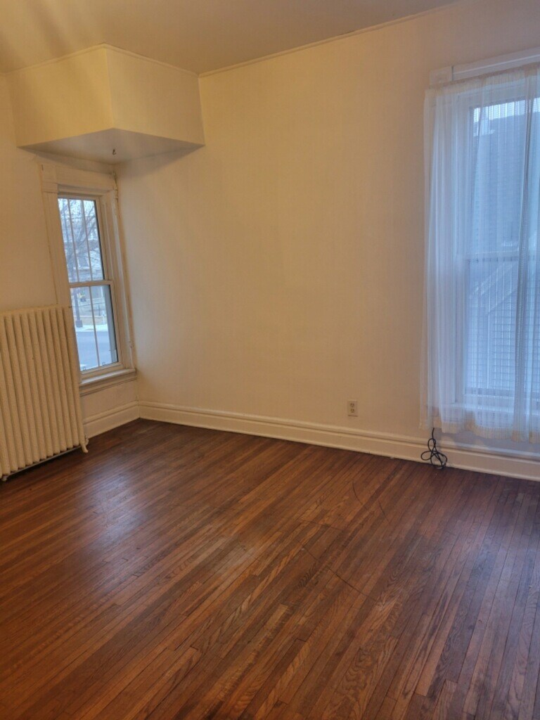 partial view Living room - 609 S Broad St
