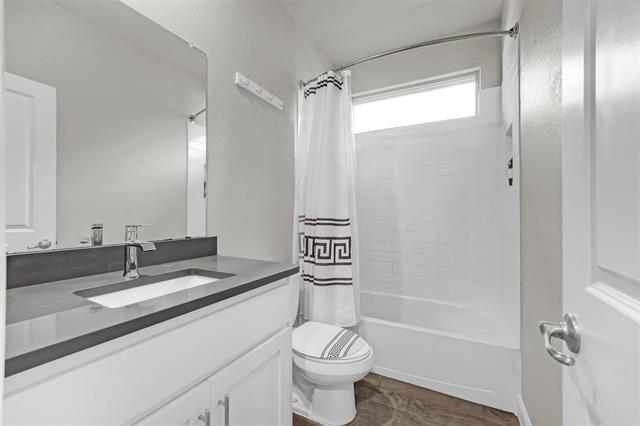 Building Photo - 1120 Gillespie Dr