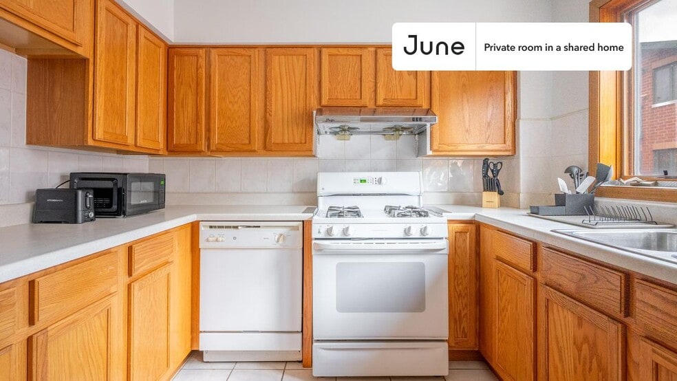 Building Photo - Room in Shared 4 bed/2.5 bath home in Chinatown