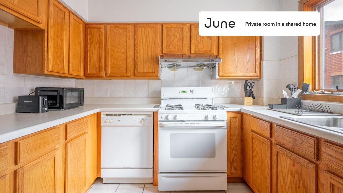 Building Photo - Room in Shared 4 bed/2.5 bath home in Chinatown