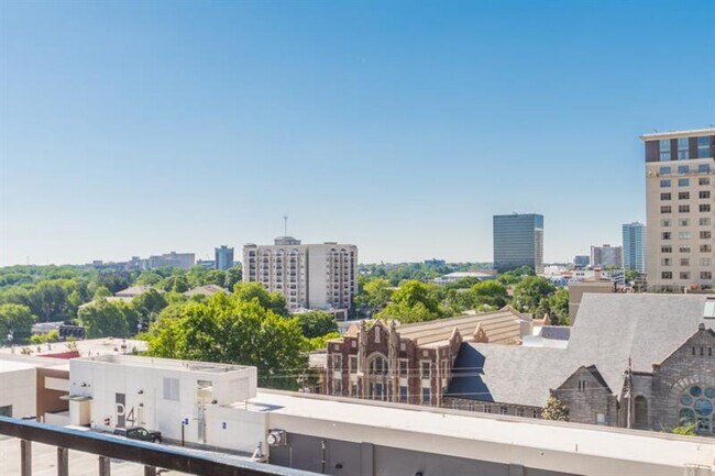 Building Photo - 75 Ponce De Leon Ave NE