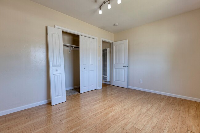 Building Photo - 3351 Cheyenne Ave