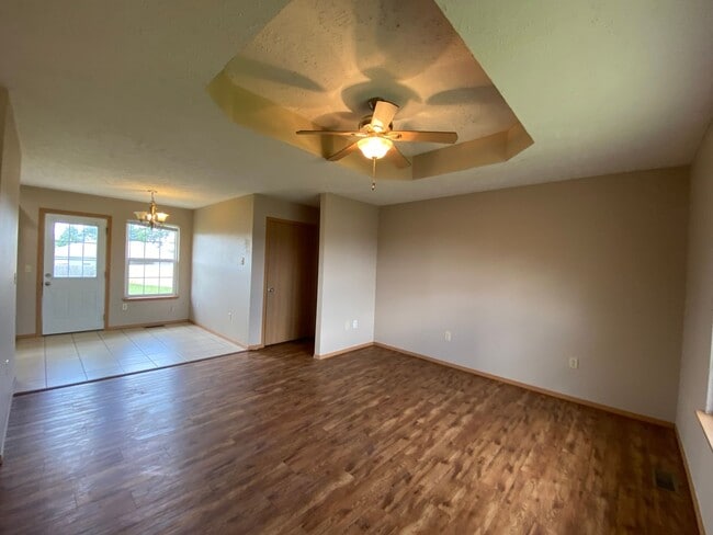 Building Photo - 203 N Christopher Ln