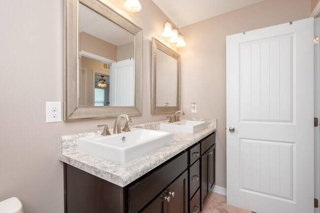 Building Photo - 202 Wainwright Dr