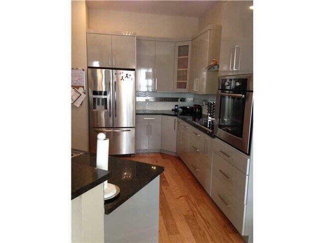 Building Photo - 607 Wisteria Ct