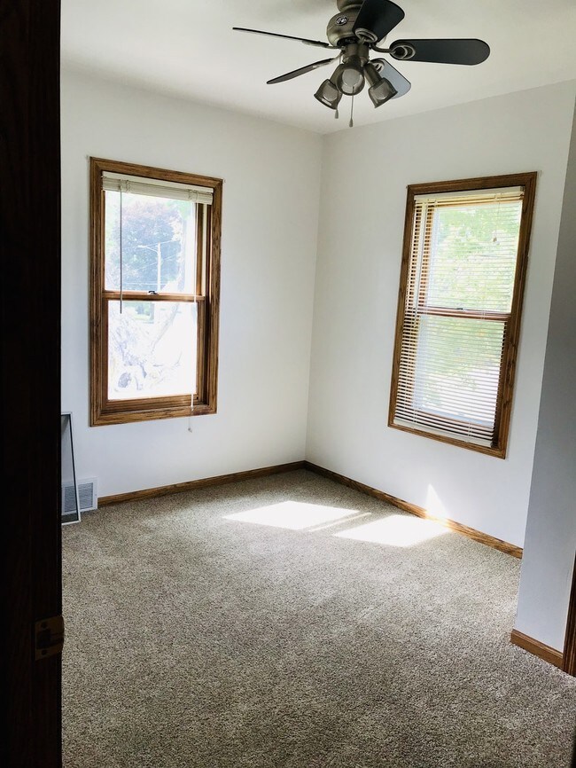 BR2 - 100 S Rochester St