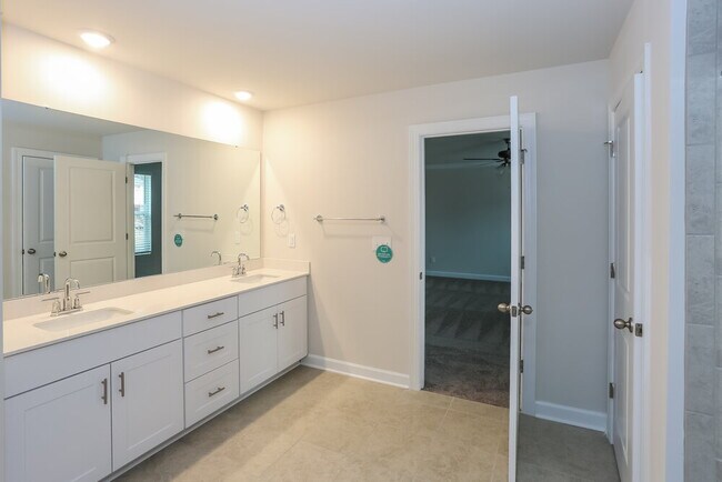 Building Photo - 128 Guardian Gate Dr